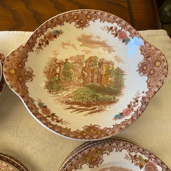 Beautiful Genuine English Castles China Set - Picture 2 of 10